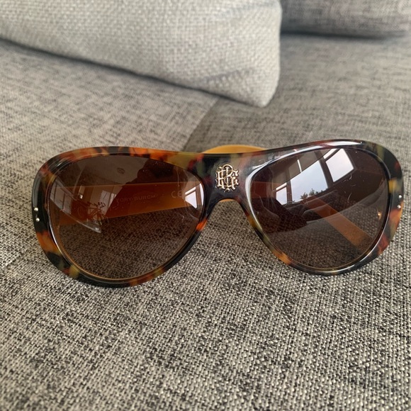 Tory Burch Sunglasses main image 4